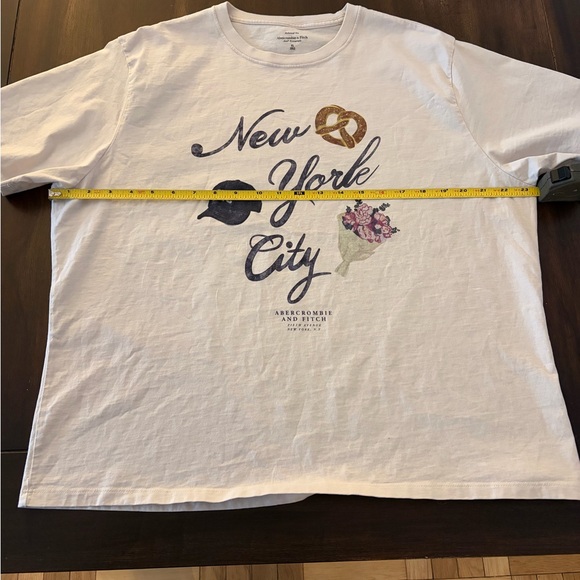 Abercrombie & Fitch NYC Graphic Tee - Picture 3 of 4